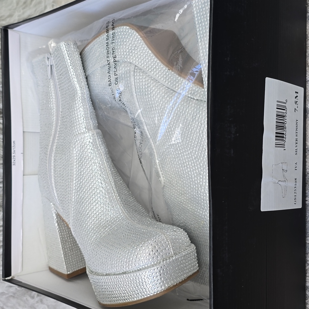 Mia Iva Silver Platform Boots | Sparkly Block Heel Ankle Boot| Size 7.5 - Picture 17 of 17